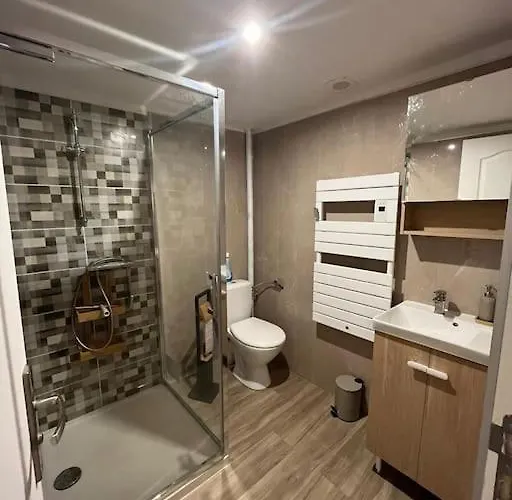 Vakantiehuis Familial Au Bord De L'orne, Au Pied Du Chateau De Mesnil-glaise La Courbe